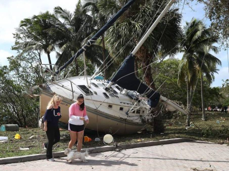 En Tampa y otras poblaciones enclavadas en la bahía homónima, que en conjunto tienen más de 3,5 millones de habitantes, la 'mayor pesadilla', como la definió el alcalde Bob Buckhorn, es la marejada ciclónica.