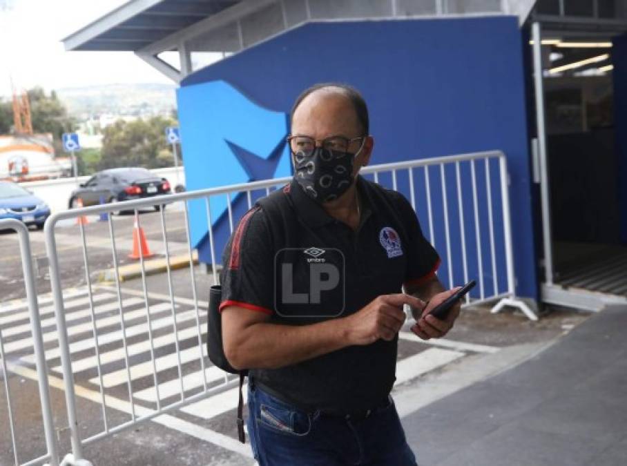 Osman Madrid, vicepresidente del Olimpia, viajó con el plantel.