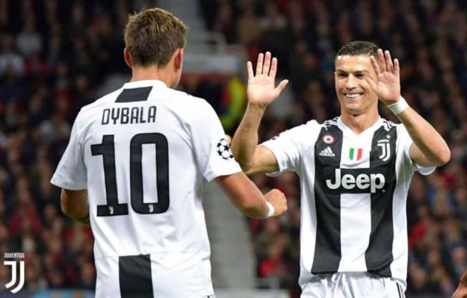 El argentino Paulo Dybala fue el anotador del único gol del juego y Cristiano Ronaldo lo fue a felicitar inmediatamente.