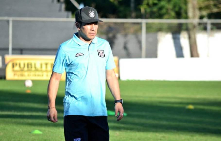 Salvador Cabañas ya cuenta con su propia escuela de fútbol y además ha señalado que será asistente técnico en los próximos meses de un club mexicano.