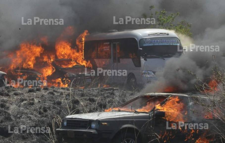 En agosto de 2017 un incendio provocó la pérdida de al menos 20 vehículos, por lo que el incendio de hoy es el segundo en destruir los carros decomisados en la DPI.