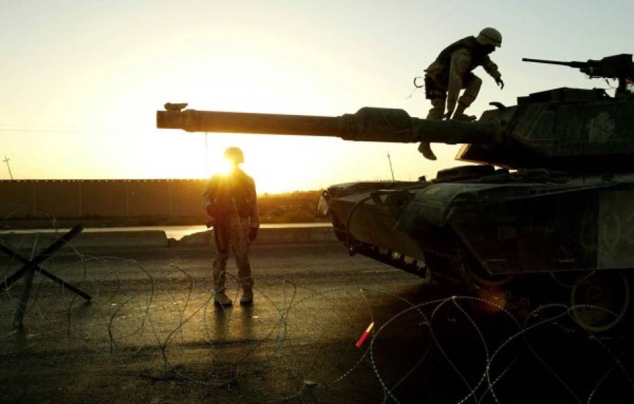 EEUU también conta con sus poderosos tanques de guerra Abrams M1A2C, que cuenta con un sistema de defensa activa Trophy con radar incluido para detectar misiles. El Ejército de EEUU está adaptando el mismo sistema para algunos de los modelos del Abrams más antiguos utilizados en Irak.