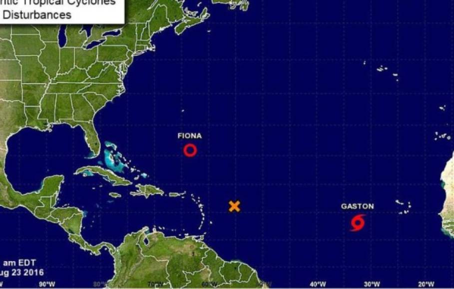 La tormenta tropical Gastón podría convertirse en huracán entre el martes y el miércoles, luego de formarse este lunes en el Atlántico a medida que Fiona se disipa, informaron meteorólogos estadounidenses. Situada en el centro del Atlántico tropical, a 725 Km al suroeste de Cabo Verde, Gastón no despierta por el momento alertas en las costas. 'No hay alertas costeras ni advertencias en vigor', informó el Centro Nacional de Huracanes (NHC, en inglés), con sede en Miami. Pero a diferencia de la tormenta tropical Fiona, que se formó hace cinco días y ahora se disipa más al noroeste en el Atlántico, Gastón podría ganar fuerza. 'Se espera que se fortalezca más y que se convierta en huracán la noche del martes o el miércoles', según el NHC.