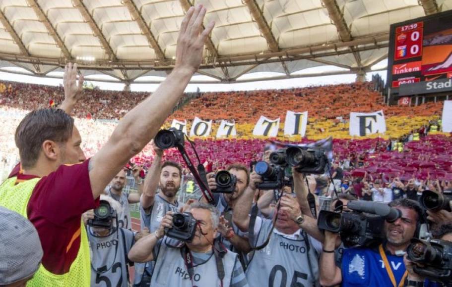 Totti se ha despedido del club romano. EFE/EPA/CLAUDIO PERI