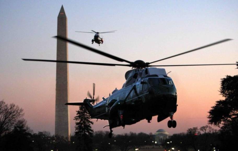 El helicóptero Sikorsky SH-3 Sea King, que es operado por la Marina de Estados Unidos, al que se le suele llamar 'Marine One', viaja a todas partes con Obama y en ocasiones funciona como parte de la escolta.