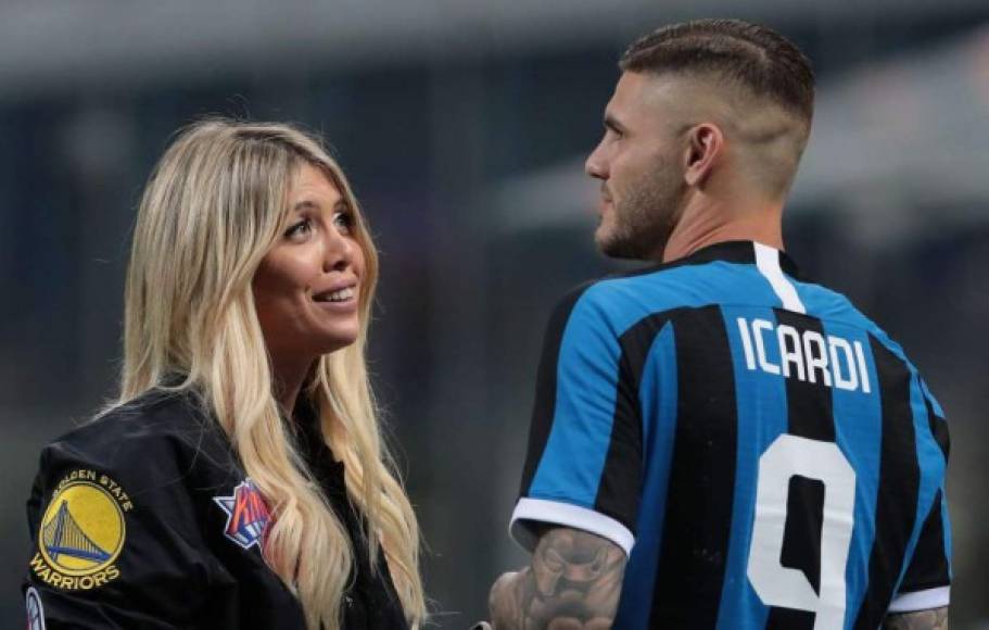 La agente y esposa del delantero del PSG, Mauro Icardi, ha convertido su perfil de Instagram en un escaparate de ostentación de su exclusivo estilo de vida y de su propio cuerpo.