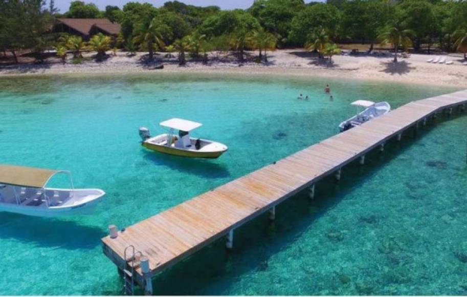 La isla de Utila es adornada por sus aguas cristalinas y arena blanca. Foto Yoseph Amaya.