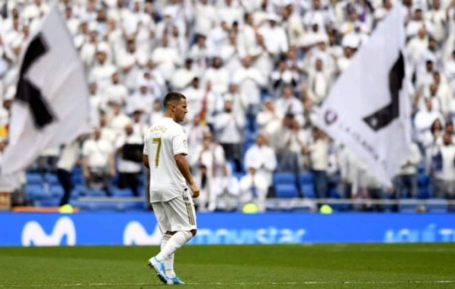 Con aplausos, así recibieron los aficionados del Real Madrid a Eden Hazard.