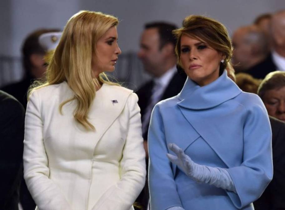 La relación entre la esposa de Donald Trump e Ivanka Trump no es tan amigable como antes del desembarco de la familia en la Casa Blanca, exponen en 'Free, Melania: The Unauthorized Biography' fuentes del entorno de la primera dama.