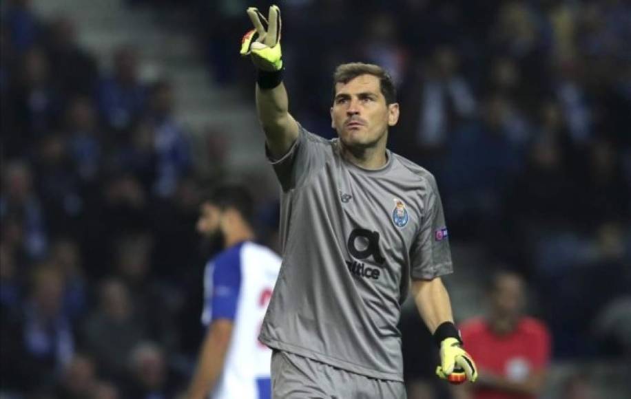 Iker Casillas ha puesto punto y final a su carrera en el Porto. El club luso ha publicado en su cuenta oficial de Twitter un emotivo video para despedir al portero español, cuyo contrato con el equipo portugués terminó el 30 de junio.