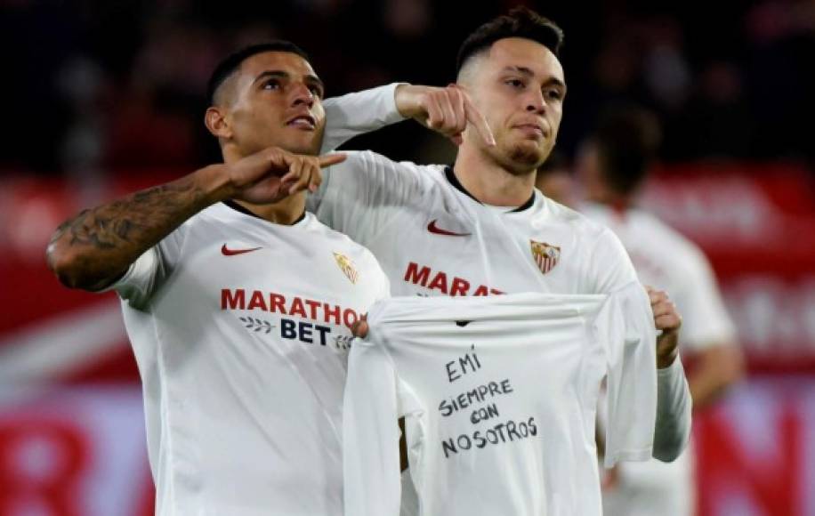 El Sevilla va a renovar el contrato de dos de sus jugadores más importantes. El extremo argentino Lucas Ocampos y el central brasileño Diego Carlos ampliarán sus contratos hasta 2025 y sus cláusulas de rescisión suben hasta los 85 y los 80 millones de euros respectivamente.<br/><br/>Foto EFE