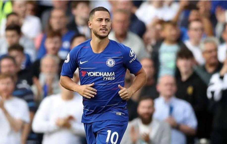 Eden Hazard ha confirmado que no fichará por el Real Madrid y que se quedará este año en el Chelsea. 'Todo el mundo sabe lo que dije después del Mundial, pero estoy feliz aquí', admitió, descartando salir esta temporada. El belga, que jugó el sábado, le restan dos años de contrato en Stamford Bridge.