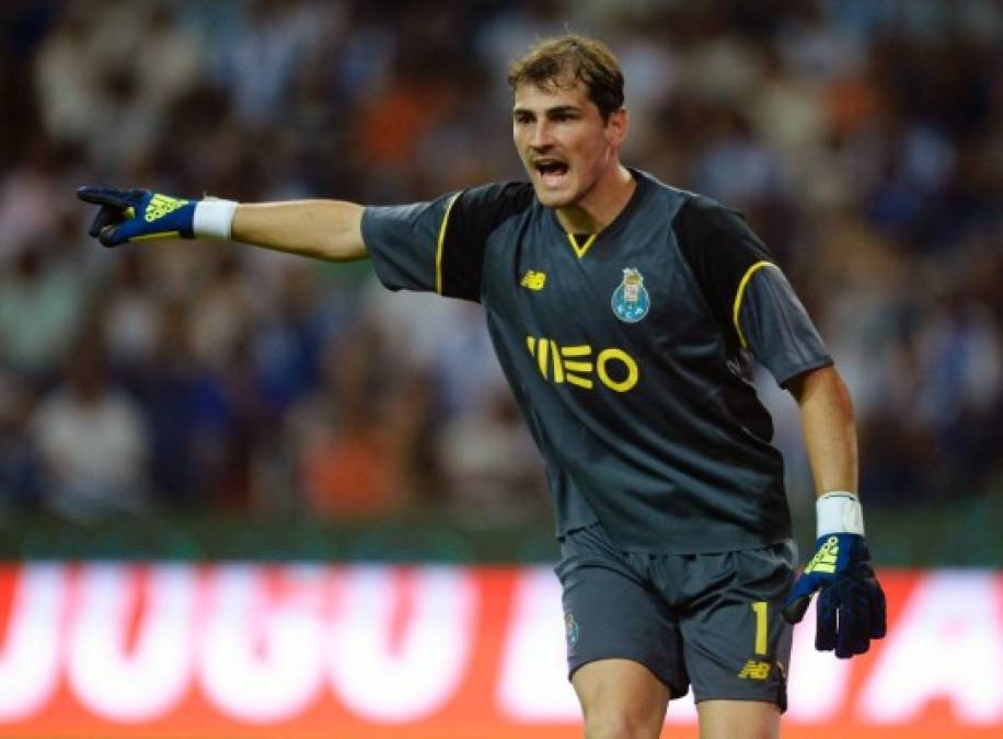 La gran temporada de Iker Casillas en el FC Porto no ha pasado desapercibida en el fútbol europeo. Pese a las muchas críticas que recibió durante sus primeros meses en el conjunto luso, así como a lo largo de sus últimos años en el Real Madrid, el veterano portero español está cuajando una gran campaña bajo las órdenes de Nuno. Rendimiento que le ha valido el interés del Olympique de Marsella. El ‘renovado’ conjunto francés anda tras los pasos del exportero y capitán del Madrid, con ánimos de convertirle en su particular seguro bajo palos.