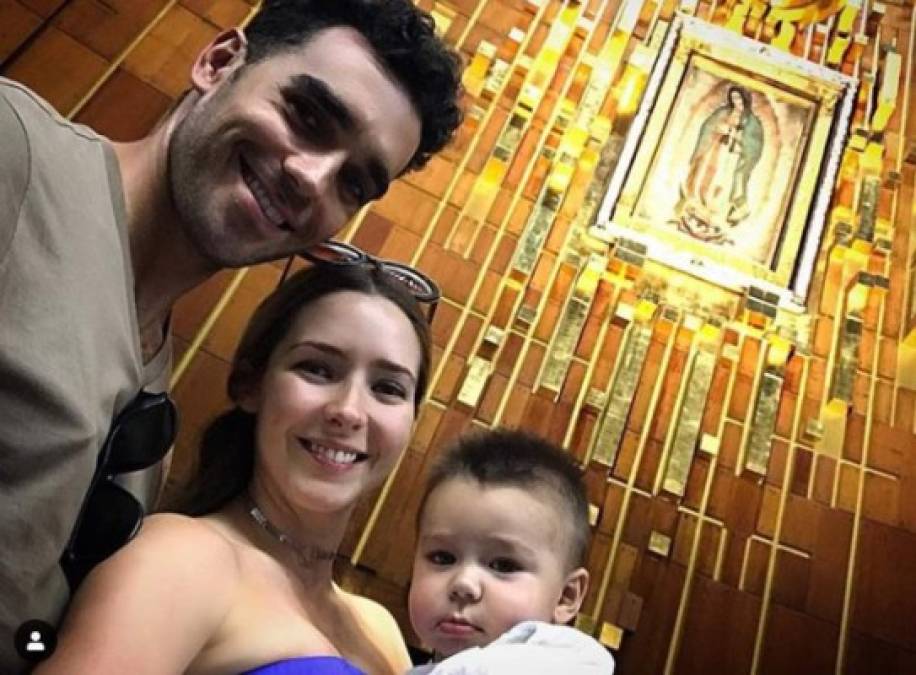 El pequeño Diego ya es todo en galán en las redes sociales, donde miles de fans le dedican likes, comentarios y emojis a sus gestos y poses de modelo. Y es que la sonrisa y bellos ojos de 'Cachetes', como cariñosamente lo llama su papá, han cautivado tanto al público que la protagonista de La Doble Vida de Estela Carrillo le abrió ya su propia cuenta de Instagram, donde cuenta con más de 313 mil seguidores.<br/><br/><br/>