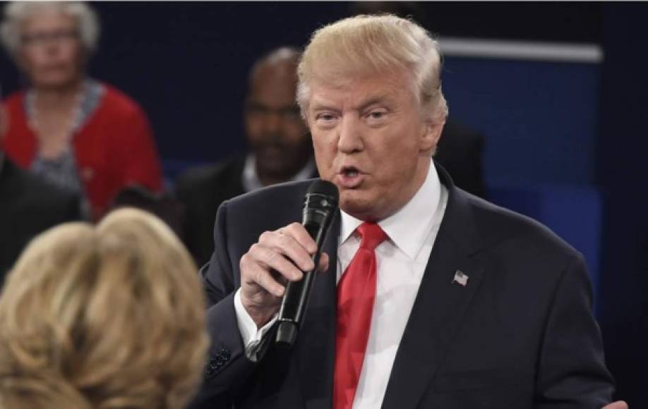Trump para algunos 'salió vivo' del segundo debate, pero no dijo nada nuevo. Su estrategia sigue callando.