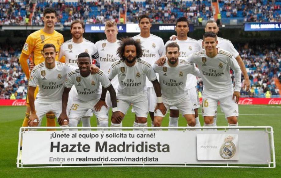 El 11 titular del Real Madrid: Courtois; Carvajal, Varane, Ramos, Marcelo; James, Casemiro, Kroos; Lucas, Benzema y Vinicius.