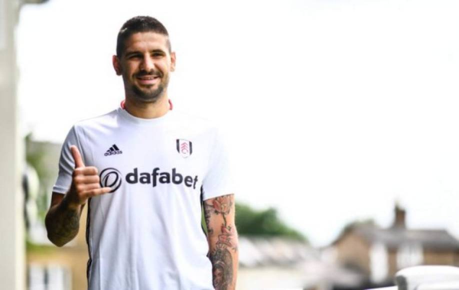 Mitrovic amplía contrato con el Fulham. El delantero serbio firma hasta 2024: 'Había muchos clubes interesados, pero al final decidí quedarme aquí porque soy muy feliz,' ha dicho el ex de Newcastle.