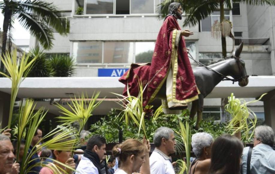 El recorrido de Jesús por las calles de Bogotá.