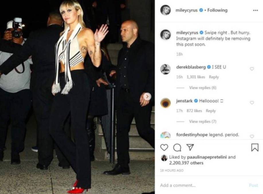 Ella misma advierte a sus seguidores en el pie a que se den prisa en deslizar hacia la izquierda porque es muy probable que la foto desaparezca en breve debido a las normas de Instagram.