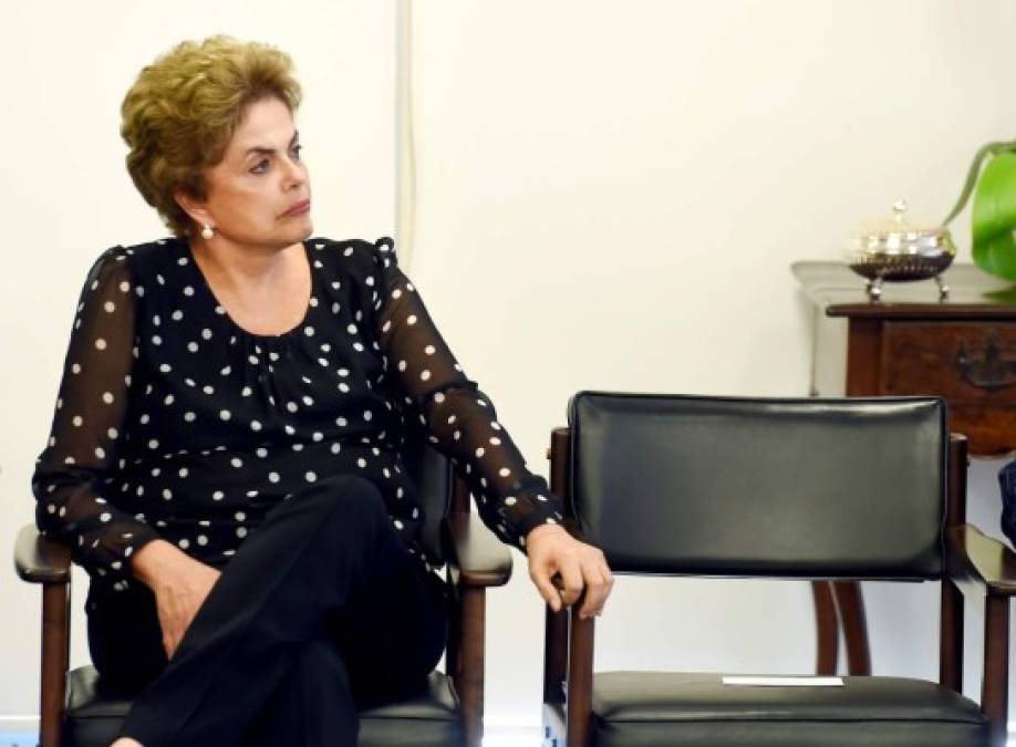 Dilma Rousseff en el banquillo de los acusados. La presidenta brasileña es sometida a un proceso de juicio político por presuntamente maquillar cuentas del Gobierno.