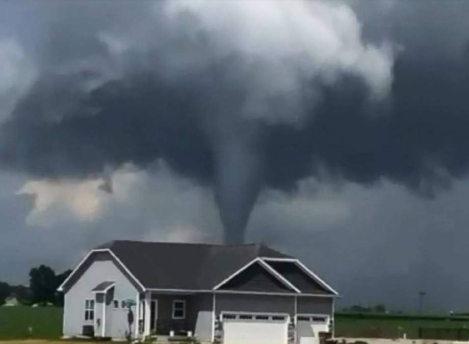 Los tornados avanzaron rápidamente y provocaron caos y destrucción en el área del municipio de Marshalltown, de 27.000 habitantes, y en los pueblos de Bondurant y Pella./Twitter: Tanner Urich.