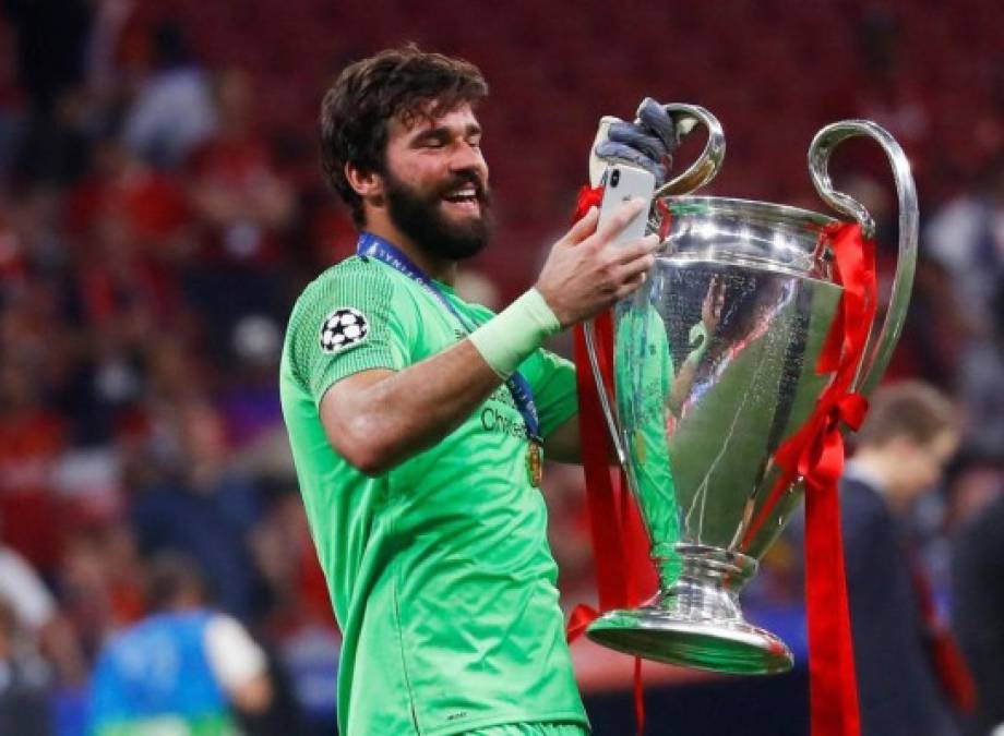 Alisson Becker: (Portero brasileño del Liverpool).