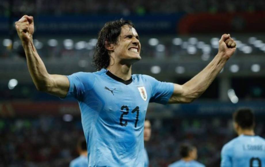 Edinson Cavani no cierra la puerta a una posible salida del PSG para regresar al Nápoles. Según Il Corriere dello Sport, habría habido una llamada telefónica, pero de momento el delantero uruguayo no ha decidido nada.