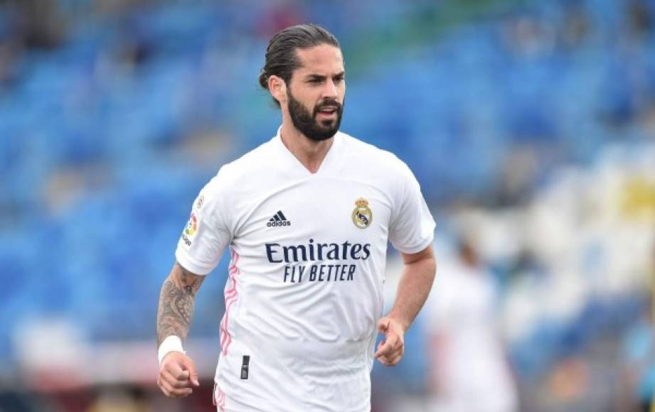 El AC Milan busca un fichaje que lo eleve de nivel para poder optar al título de la Serie A y busca incorporaciones en la Liga Española. Suenan varios nombres y uno de ellos es Isco Alarcón. El equipo italiano buscaría al español para reemplazar a Hakan Calhanoglu tras su marcha al Inter, según informa 'Marca'. El malagueño es uno de los jugadores que el Real Madrid quería dejar salir. Otro jugador que interesa a la entidad italiana es James Rodríguez.<br/><br/>Foto - AFP