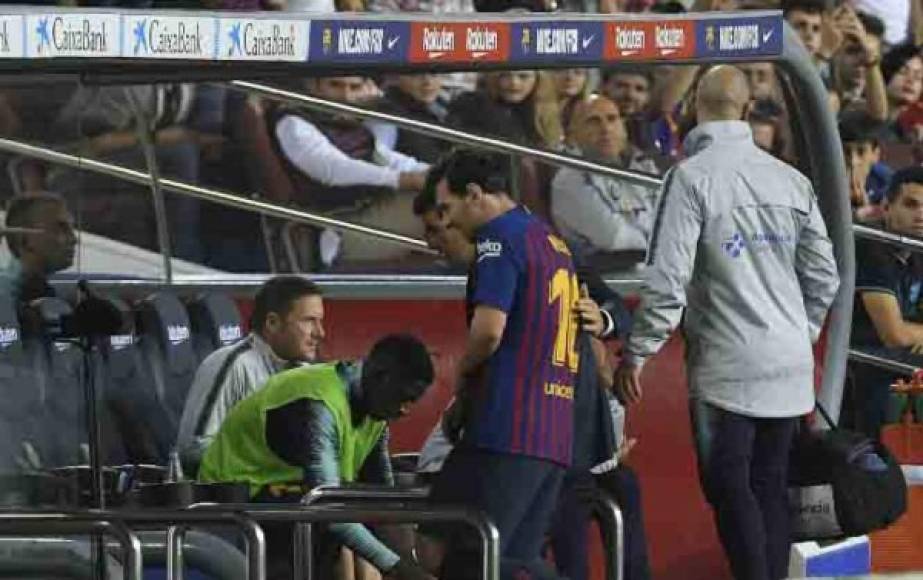Lionel Messi ha tenido que ser trasladado a un centro médico tras la lesión.