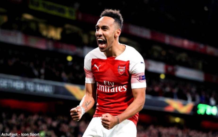 El Arsenal no quiere vender a Aubameyang. Según el Evening Standard hay ofertas importantes, incluso de China, pero la intención de los Gunners es ampliar los dos años de contrato que le quedan al delantero.