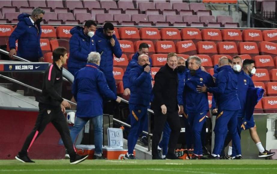 El partido tuvo un tercer tiempo movido en el túnel de vestuarios cuando Monchi, director deportivo del Sevilla y Pepe Castro, presidente del club andaluz, se encararon con jugadores y asistentes técnicos del Barça.