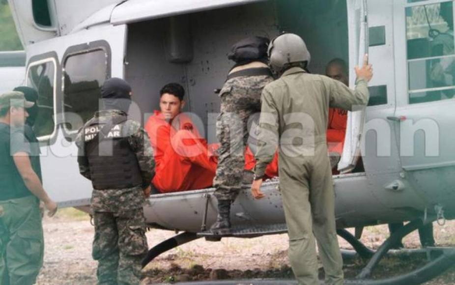 Los cabecillas de maras fueron trasladados en helicópteros a la cárcel 'El Pozo'.