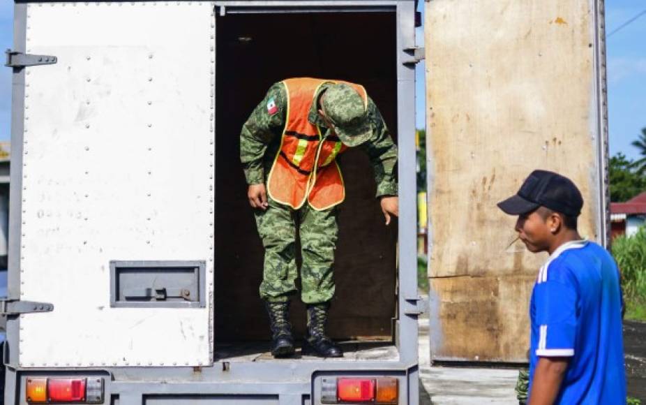 En los últimos días, los retenes policiales y militares fueron reforzados en la región de Chiapas, al sur de México, principal puerta de entrada de los migrantes centroamericanos.