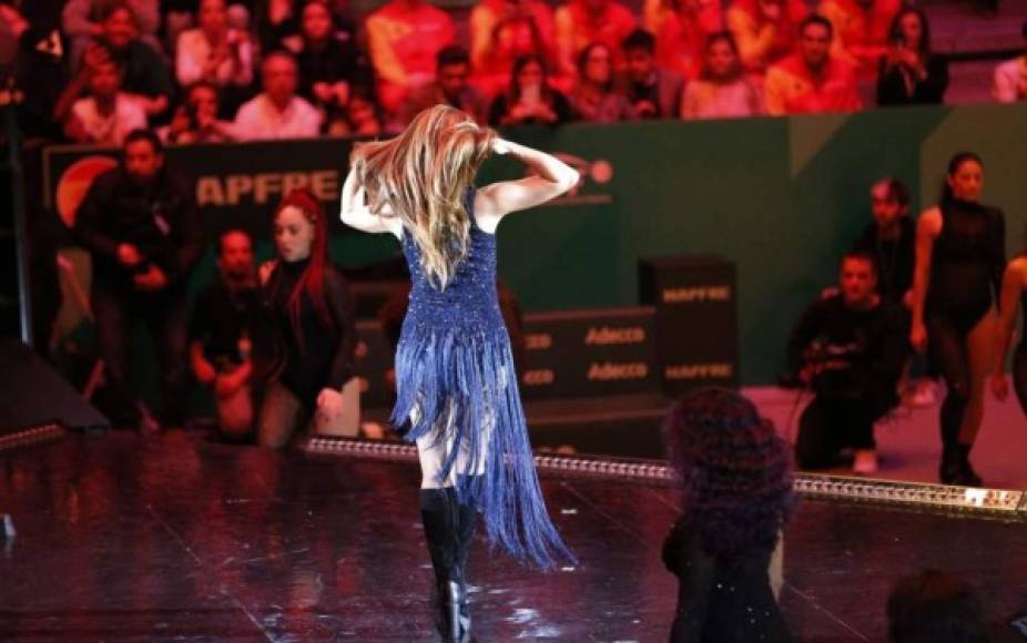 Esta presentación de Shakira fue un ensayo de lo que podremos ver en el Super Bowl de aquí unos meses.