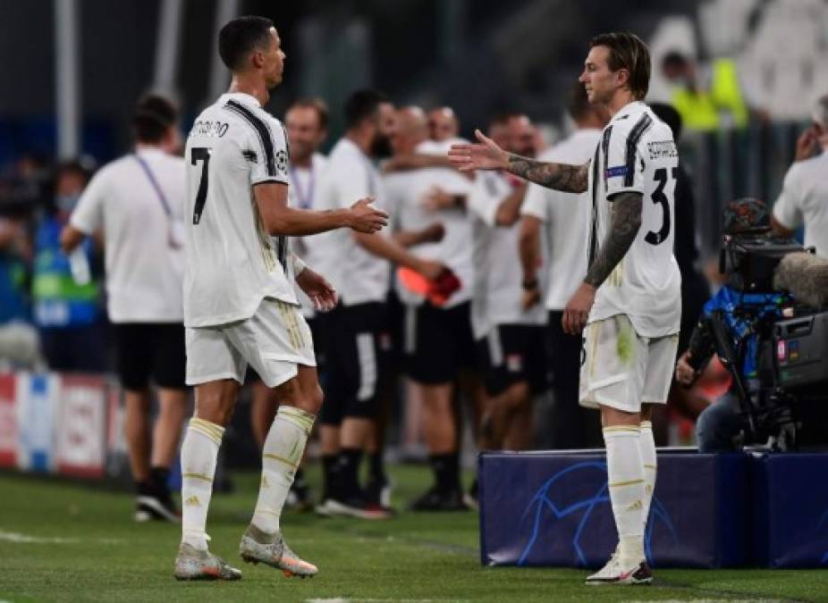 Cristiano Ronaldo salió decepcionado luego de la eliminación de la Juventus