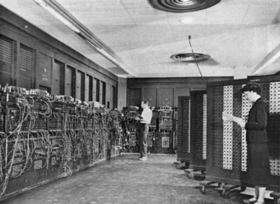 El ENIAC construido en Estados Unidos (Electronic Numerical Integrator and Computer) fue la primera computadora jamás construida. <br/>
