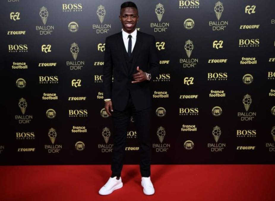 Vinícius Junior en la Alfombra Roja.