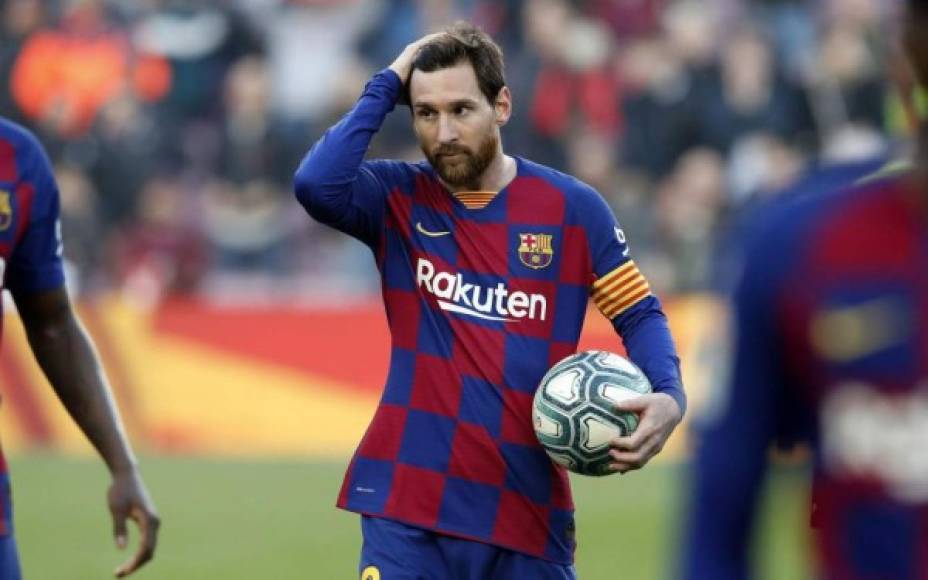 Uno más a la colección. Messi se llevó el balón a la casa tras sus cuatro goles.