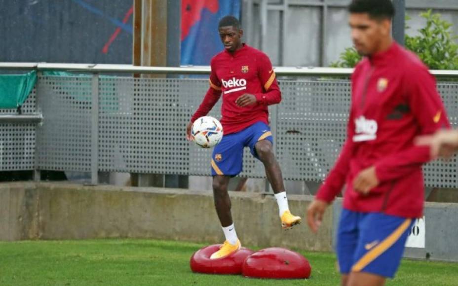 Ousmane Dembélé se ejercita para llegar a tope a la nueva temporada.