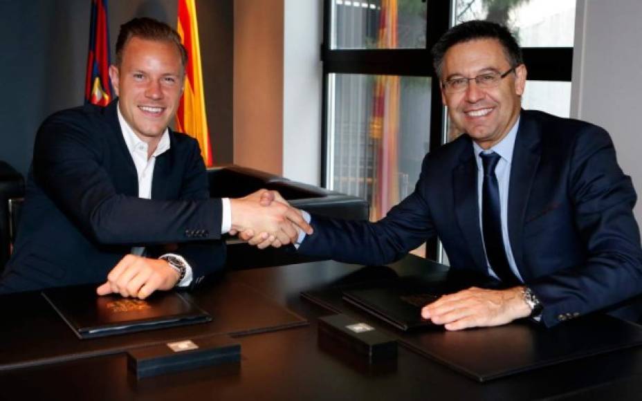 Bartomeu también se refirió a la renovación de Marc André Ter Stegen que parece inminente. Será por cinco temporadas y acarreará una importante mejora salarial. El arquero tiene contrato hasta verano de 2022. “Ter Stegen extenderá su contrato. Es un ser humano y un guardameta excepcional”, declaró el máximo dirigente culé en una entrevista con Bein Sports.