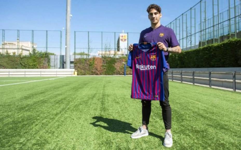 El Barcelona ha hecho oficial este jueves el fichaje de Ludovit Reis. El centrocampista holandés, que llega procedente del FC Groningen de Holanda, donde ya ha disputado 50 partidos oficiales, firmó para las próximas tres temporadas, ampliables a dos más, con una cláusula de rescisión de 100 millones de euros. El Barça pagó 3,25 millones de euros por el jugador.