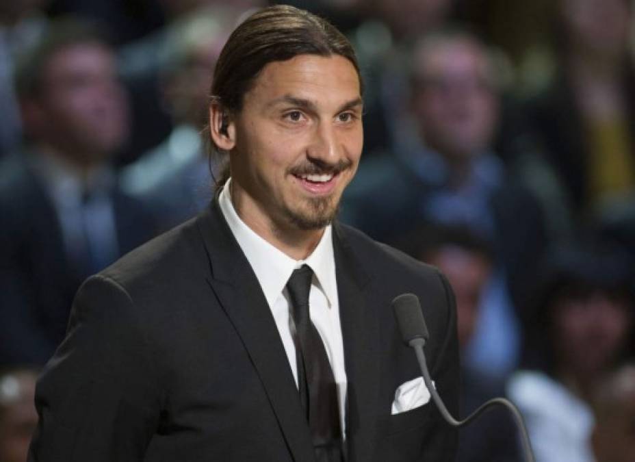 Zlatan Ibrahimovic: El delantero sueco podría volver a la Serie A de Italia luego de que finalizó su contrato con el Galaxy de la MLS de EUA. El Bologna es el último equipo que se ha interesado en sus servicios y en el club han reconodido que hay opciones de ficharle: 'Es una posibilidad de fichaje. Está considerando nuestra oferta porque quiere ayudar a Sinisa Mihajlović. Estamos haciendo todo lo posible para que sea real', indicaron.