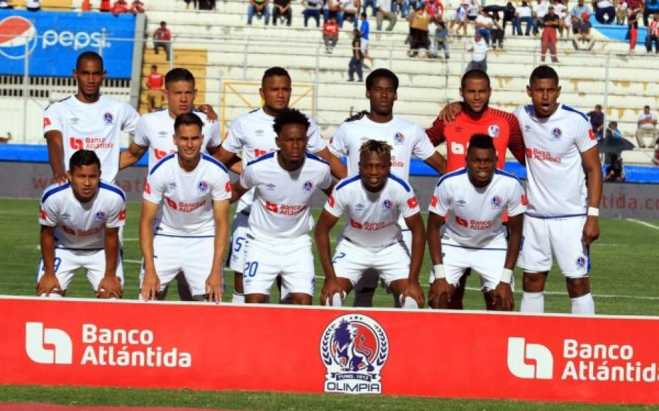 El 11 titular del Olimpia: Parados de izquierda a derecha Jerry Bengtson, Jonathan Paz, Ever Alvarado, Dabirson Castillo, Edrick Menjívar y Carlo Costly; Agachados de izquierda a derecha Germán Mejía, Marcelo Canales, Deiby Flores, Kevin Álvarez y Elmer Güity.