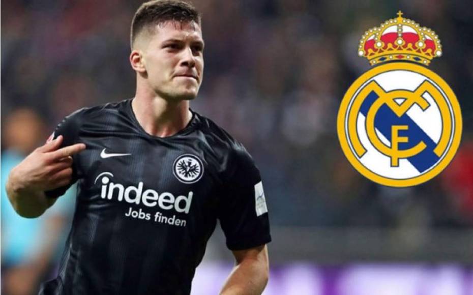 Luka Jovic vestirá de blanco la próxima temporada. Según adelanta Sky Sports Alemania, el joven serbio ha sido fichado por el Real Madrid para los próximos cinco años en un traspaso fijado en 60 millones de euros. Según el citado medio, la intención del club blanco es anunciar el fichaje de forma oficial la próxima semana. El diario As, por su parte, adelanta que el goleador ganará 10 millones de euros brutos por temporada.