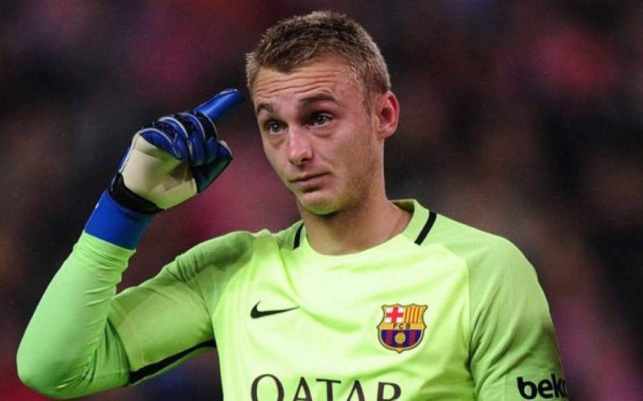 Jasper Cillessen: El portero holandés es suplente del alemán Ter Stegen y posiblemente busque un nuevo equipo en donde pueda consolidarse como titular. LLegó en el 2016 al club culé.