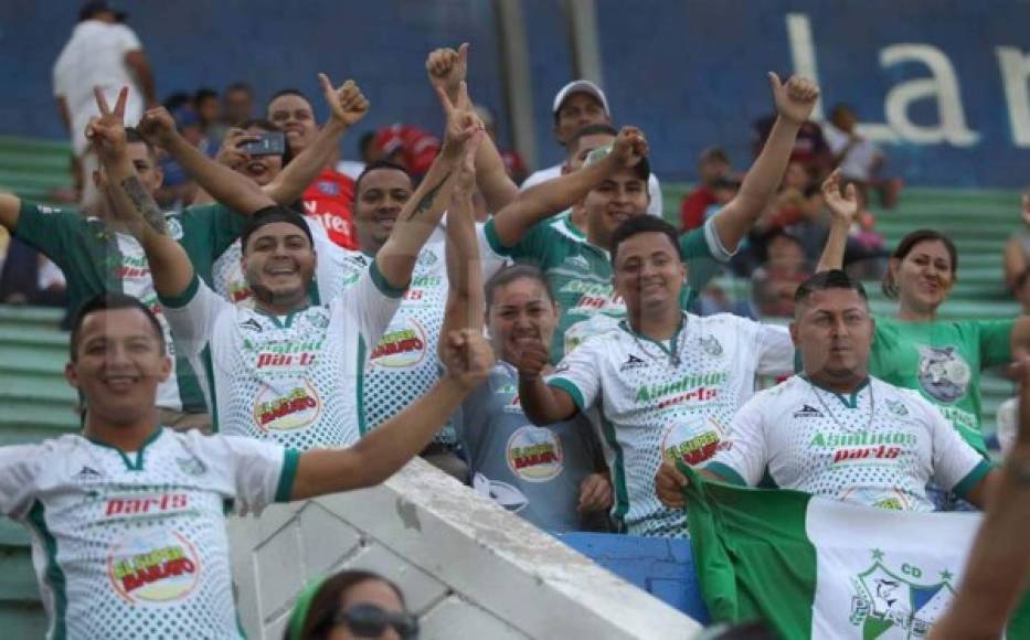 Algunos aficionados del Platense no dejaron solo a su equipo y decidieron viajar a Tegucigalpa.
