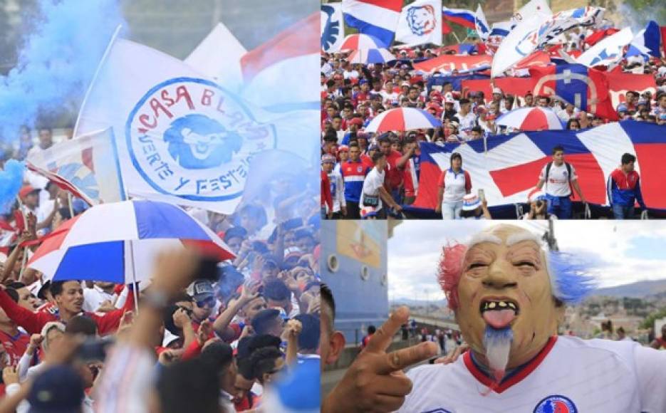 La Ultra Fiel, barra del Olimpia, puso el ambiente a su llegada al estadio Nacional en la previa del partido de los blancos contra el Marathón en el cierre de la pentagonal.