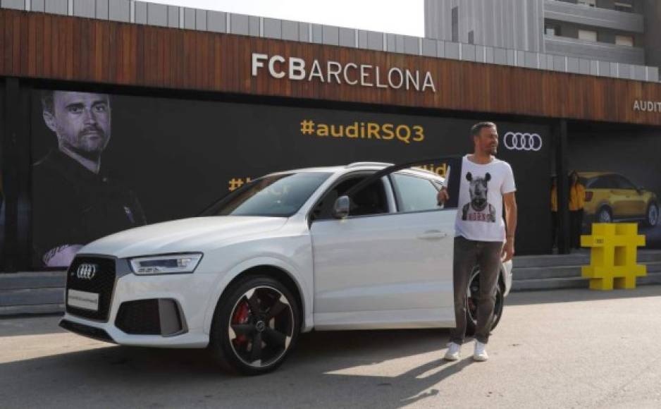 Luis Enrique con su nuevo vehículo.