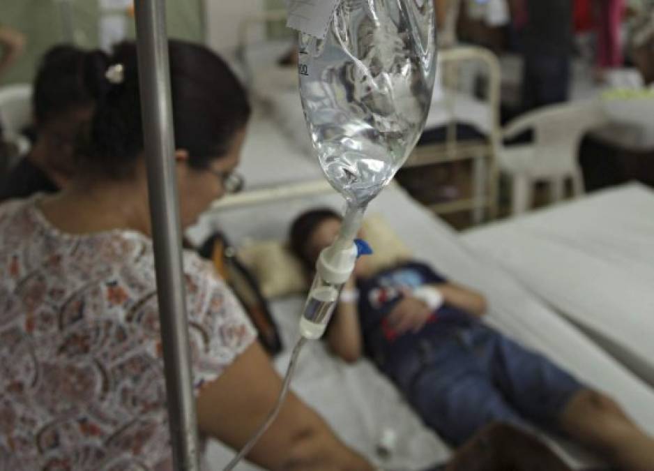 El ingreso masivo de infectados ha colapsado 26 hospitales públicos de 32 que hay en Honduras.