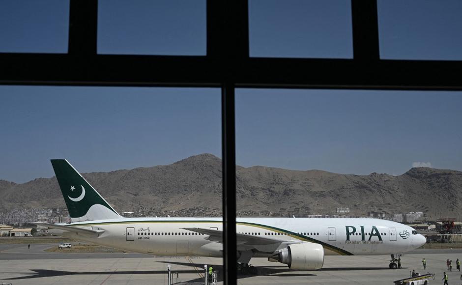Despega de Kabul primer vuelo comercial internacional desde vuelta de talibanes al poder